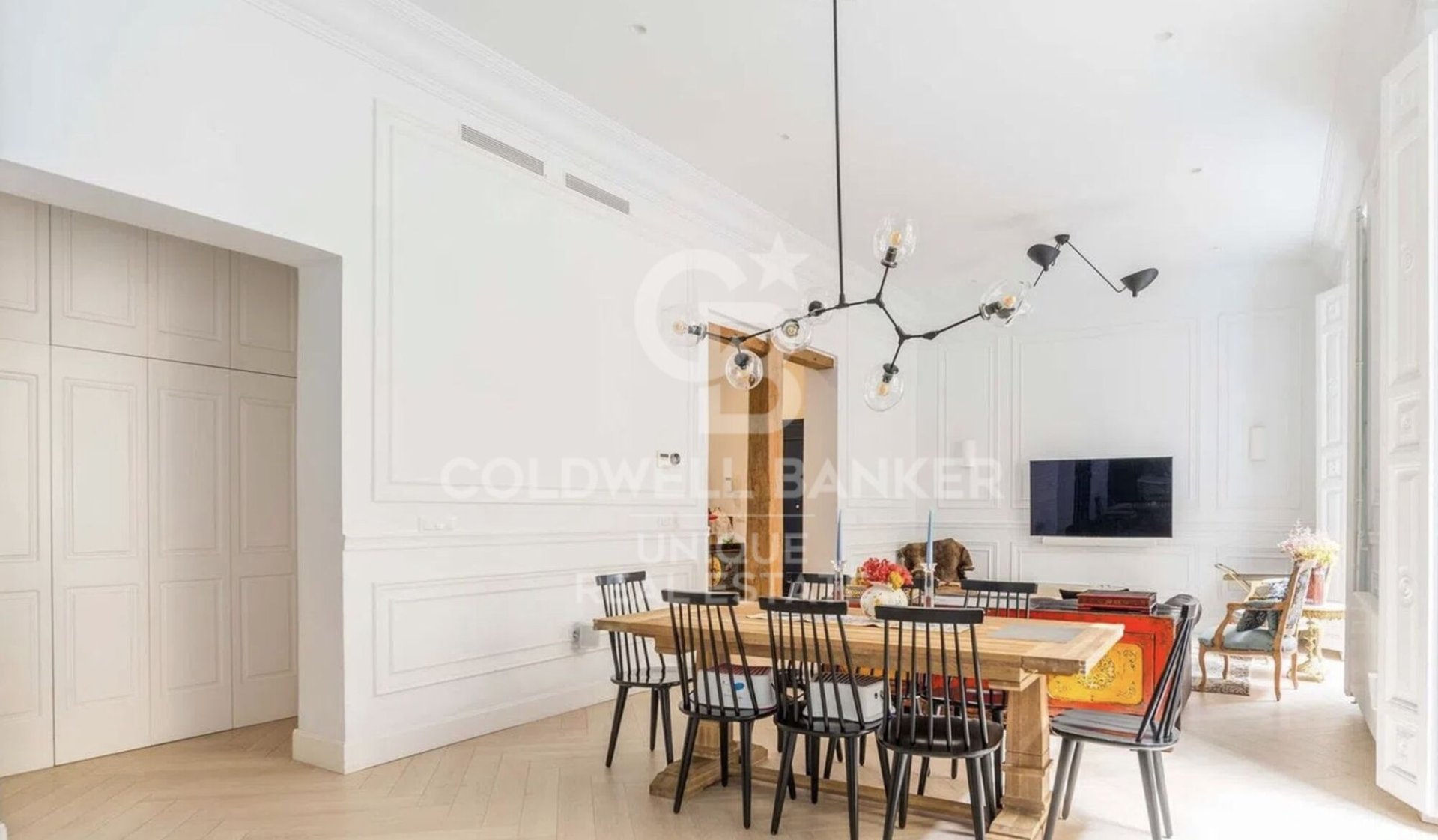 Huoneisto Madrid, Espanja 4 makuuhuonetta, 243 m2 No. 178765