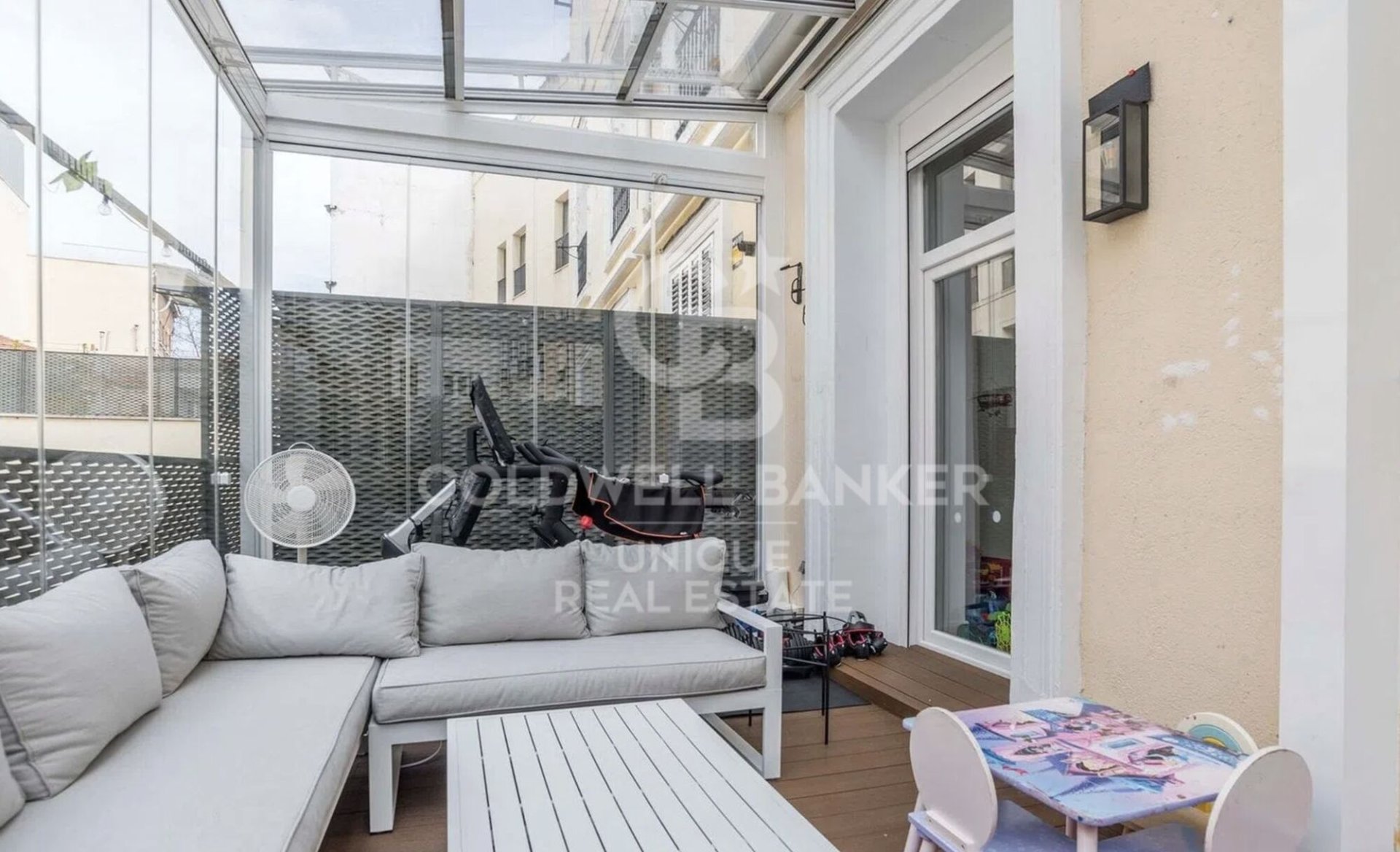 Huoneisto Madrid, Espanja 4 makuuhuonetta, 243 m2 No. 178765