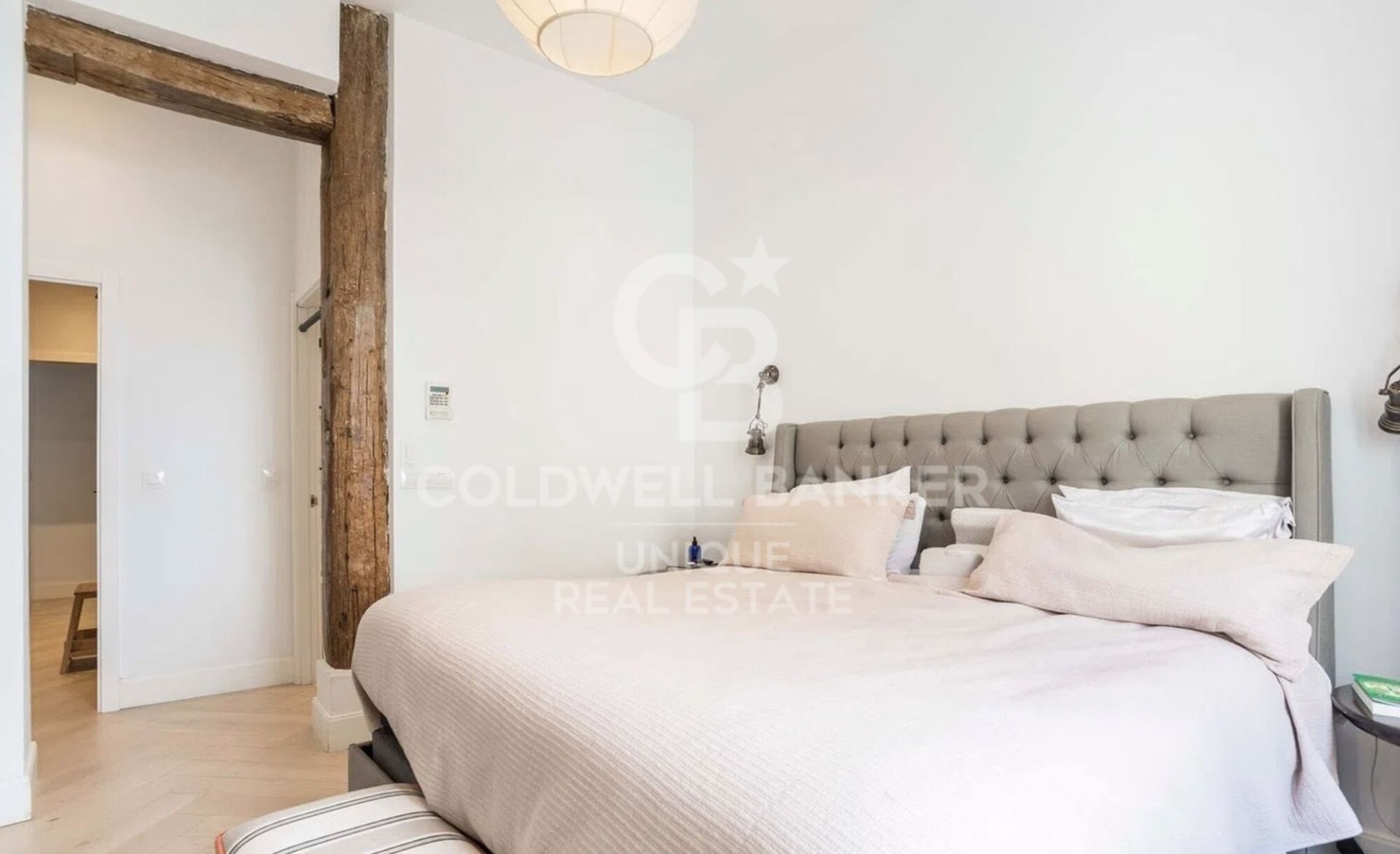 Huoneisto Madrid, Espanja 4 makuuhuonetta, 243 m2 No. 178765