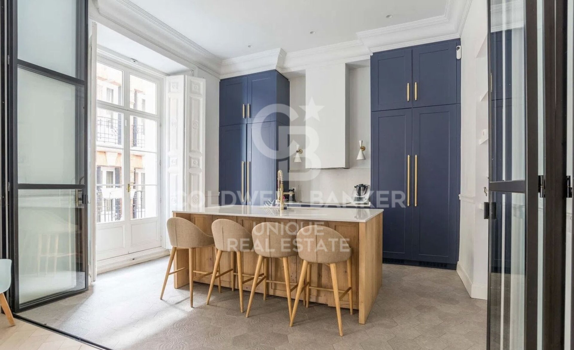 Huoneisto Madrid, Espanja 4 makuuhuonetta, 243 m2 No. 178765