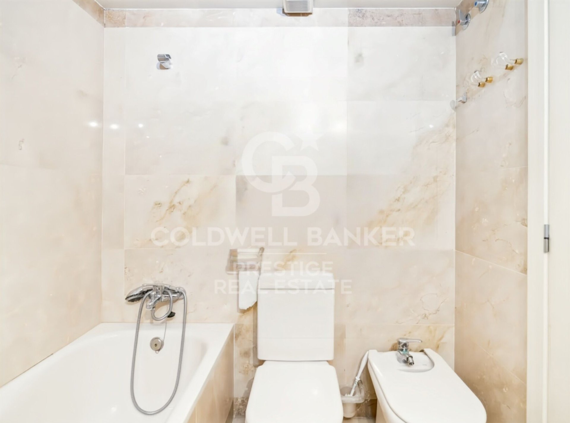 Wohnung in Barcelona, Spanien 4 Schlafzimmer, 141 m2 Nr. 178763