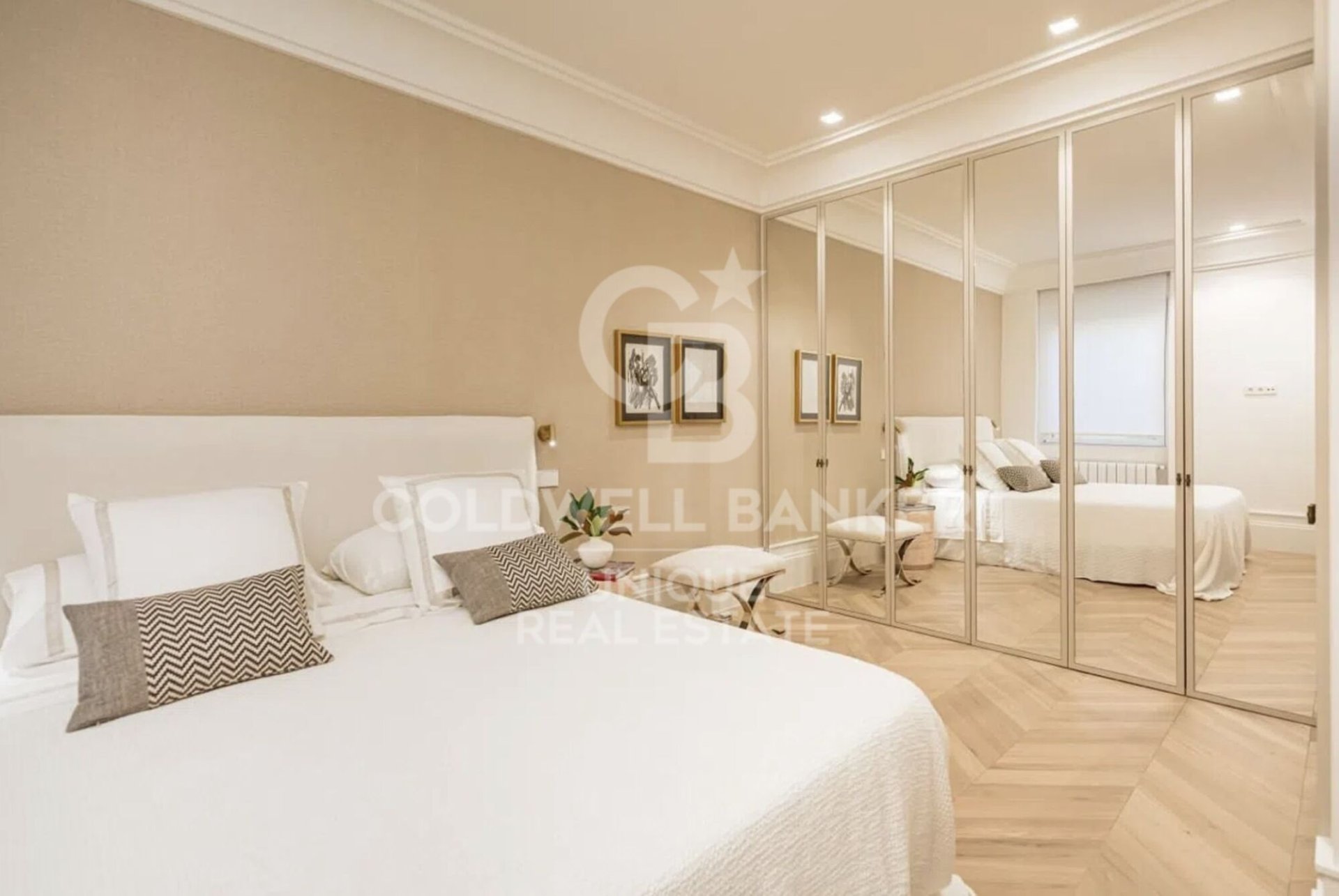Apartment à Madrid, Espagne 3 chambres, 127 m2 No. 178762