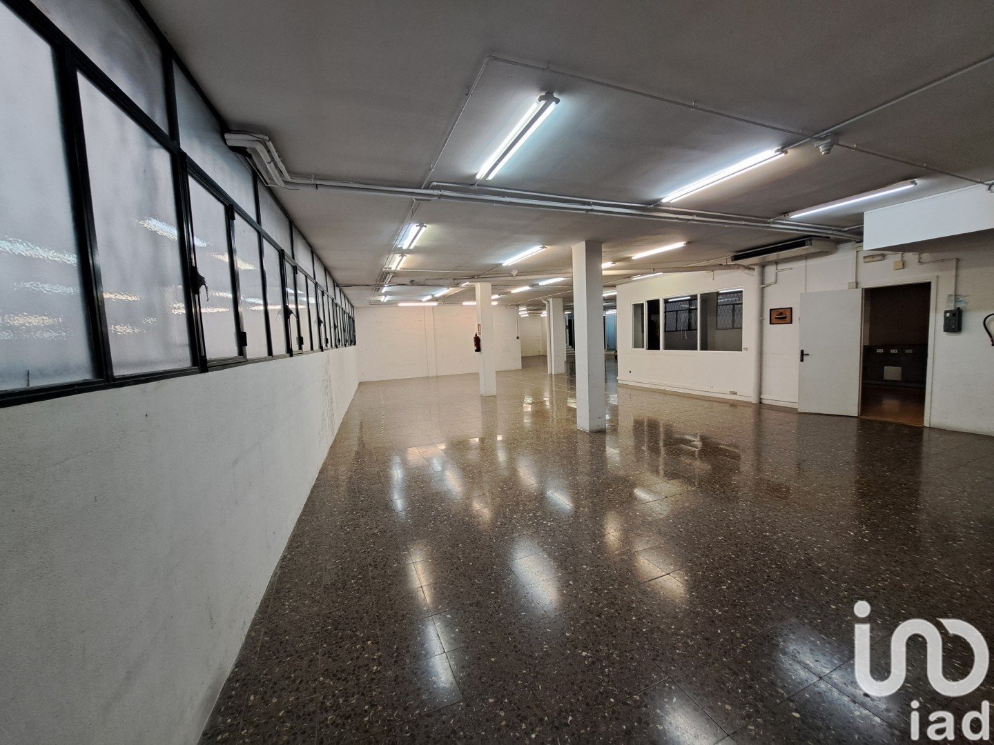 Propiedad comercial en Barcelona, España 487 m2 No. 154333