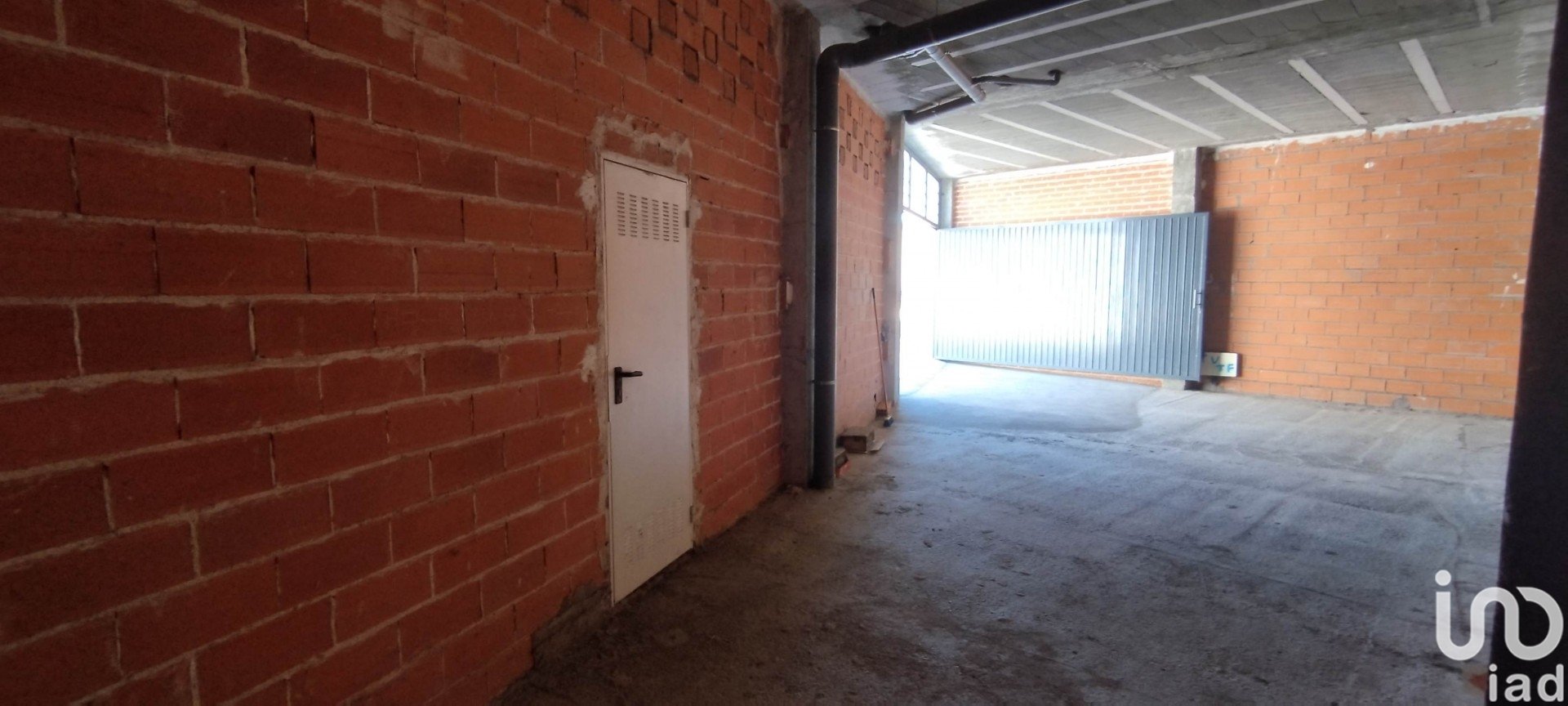 Commercial property in Castellanos de Moriscos, Salamanca, Spain 108 sq.m. No. 154336