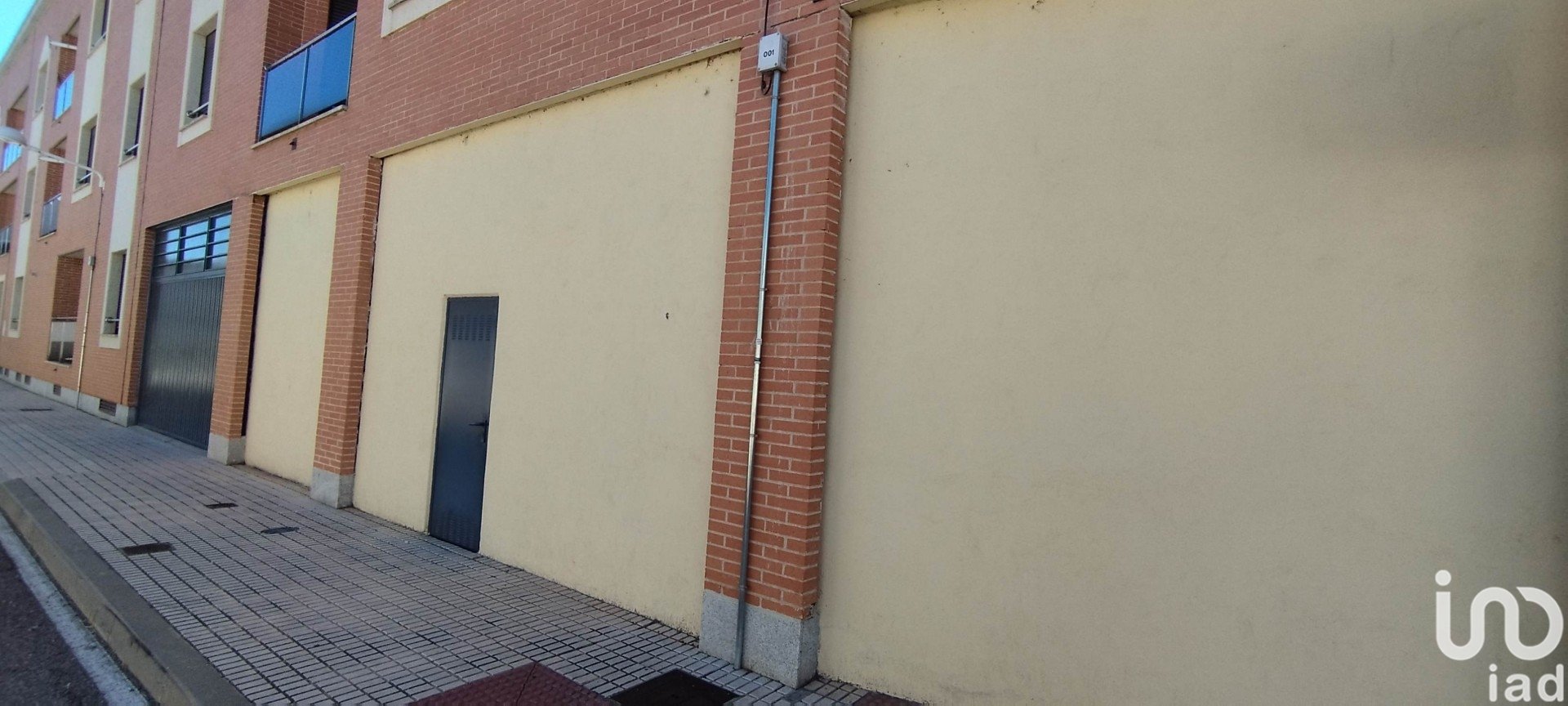 Commercial property in Castellanos de Moriscos, Salamanca, Spain 108 sq.m. No. 154336