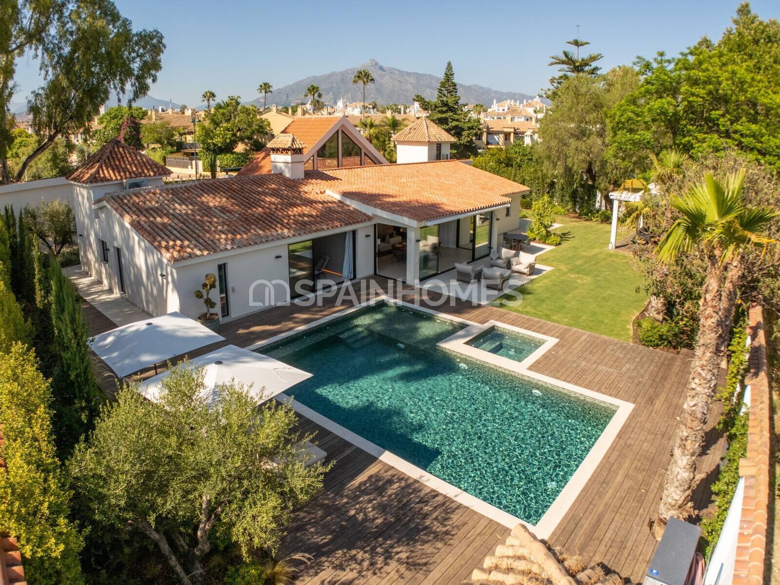 Huvila Marbella, Malaga, Espanja 5 makuuhuonetta, 336 m2 No. 144612