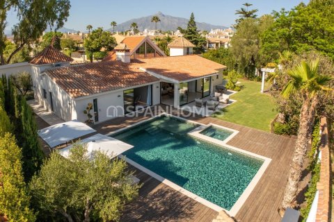 Villa en Marbella, Málaga, España 5 dormitorios, 336 m2 No. 144612
