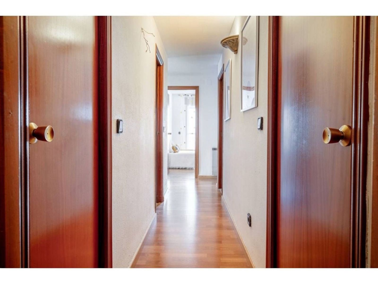 Apartamento en España 4 dormitorios, 140 m2 No. 168984