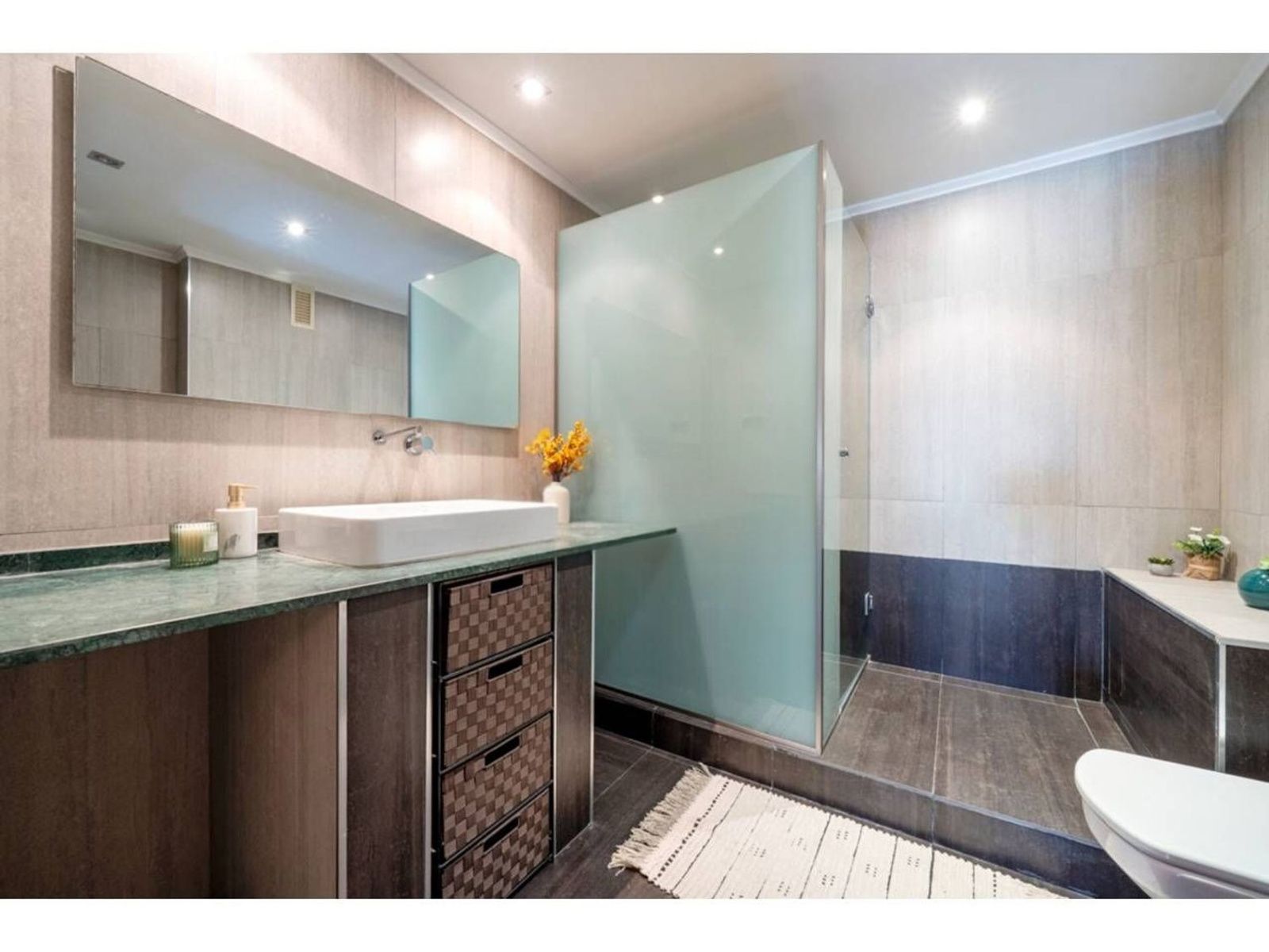 Apartamento en España 4 dormitorios, 140 m2 No. 168984