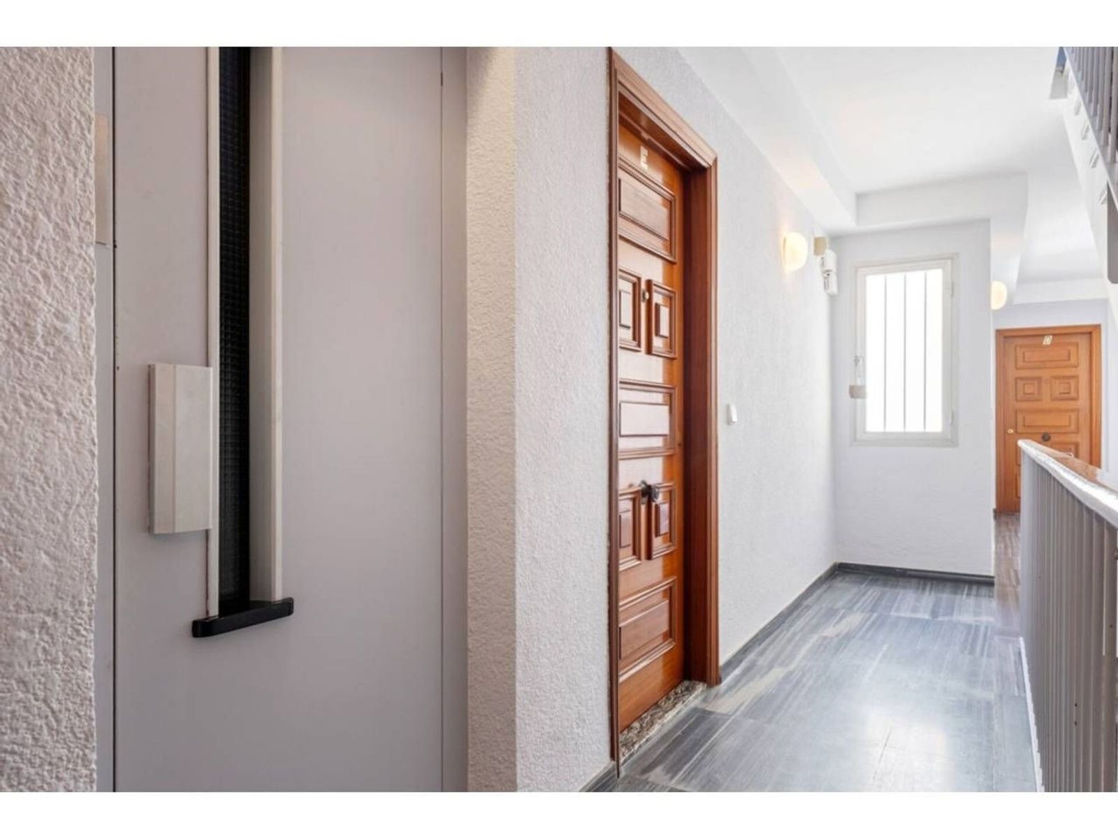 Apartamento en España 4 dormitorios, 140 m2 No. 168984