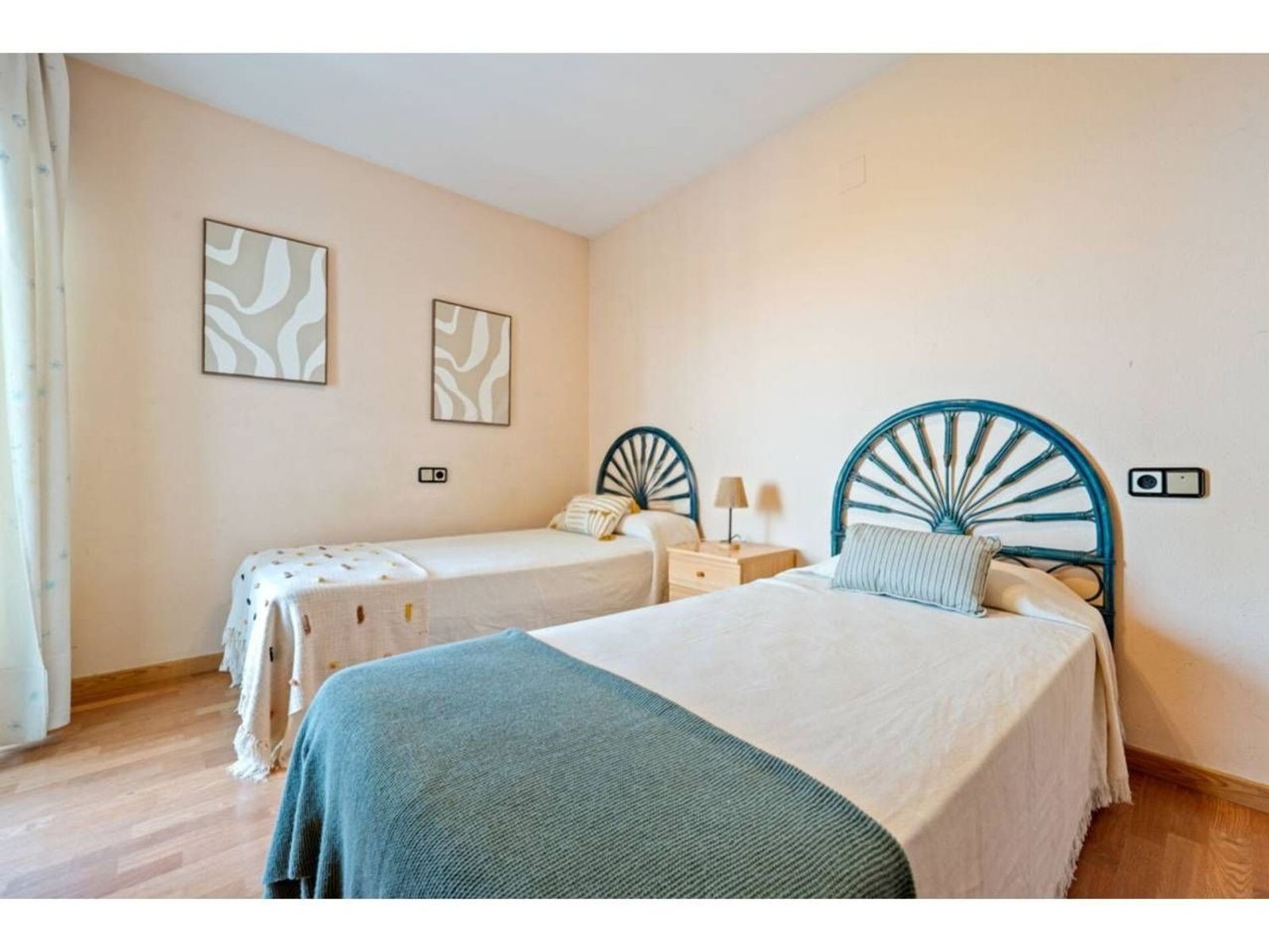 Apartamento en España 4 dormitorios, 140 m2 No. 168984