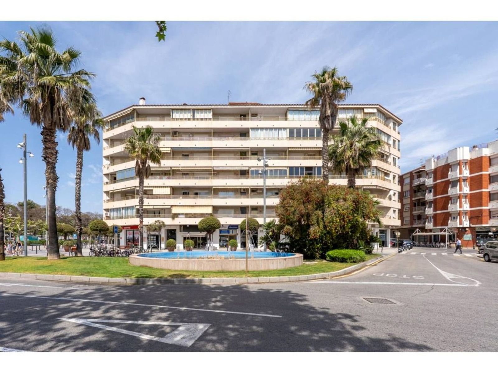 Apartamento en España 4 dormitorios, 140 m2 No. 168984