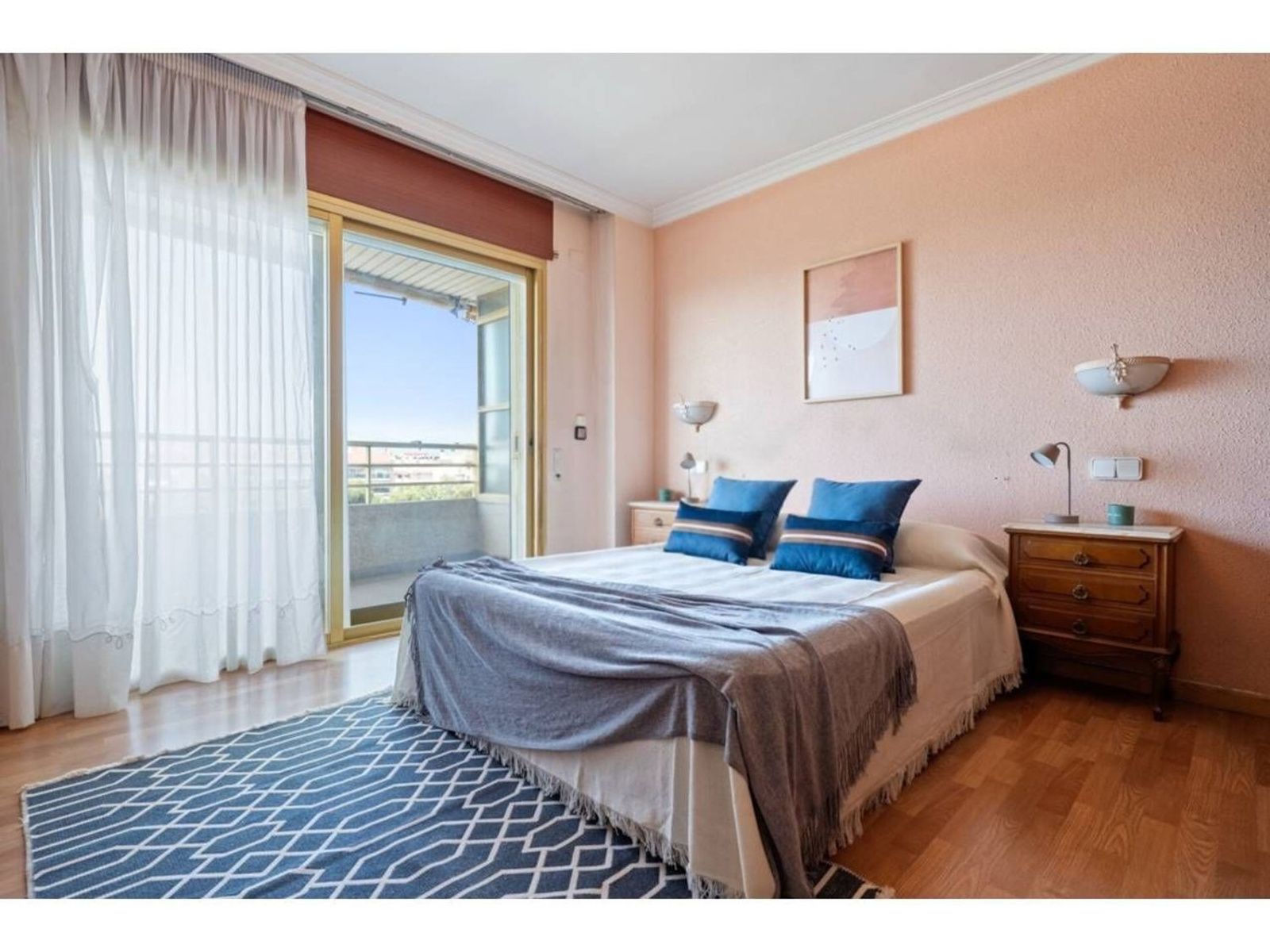 Apartamento en España 4 dormitorios, 140 m2 No. 168984
