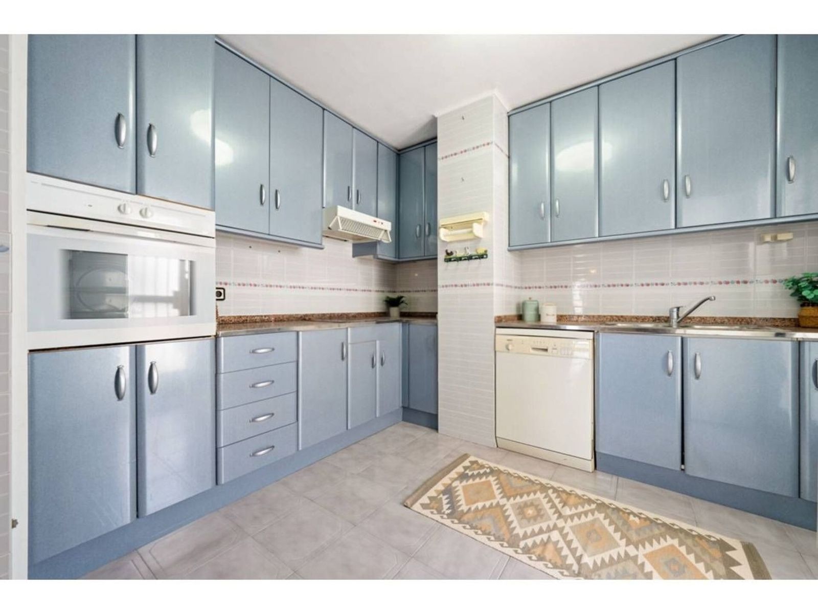 Apartamento en España 4 dormitorios, 140 m2 No. 168984