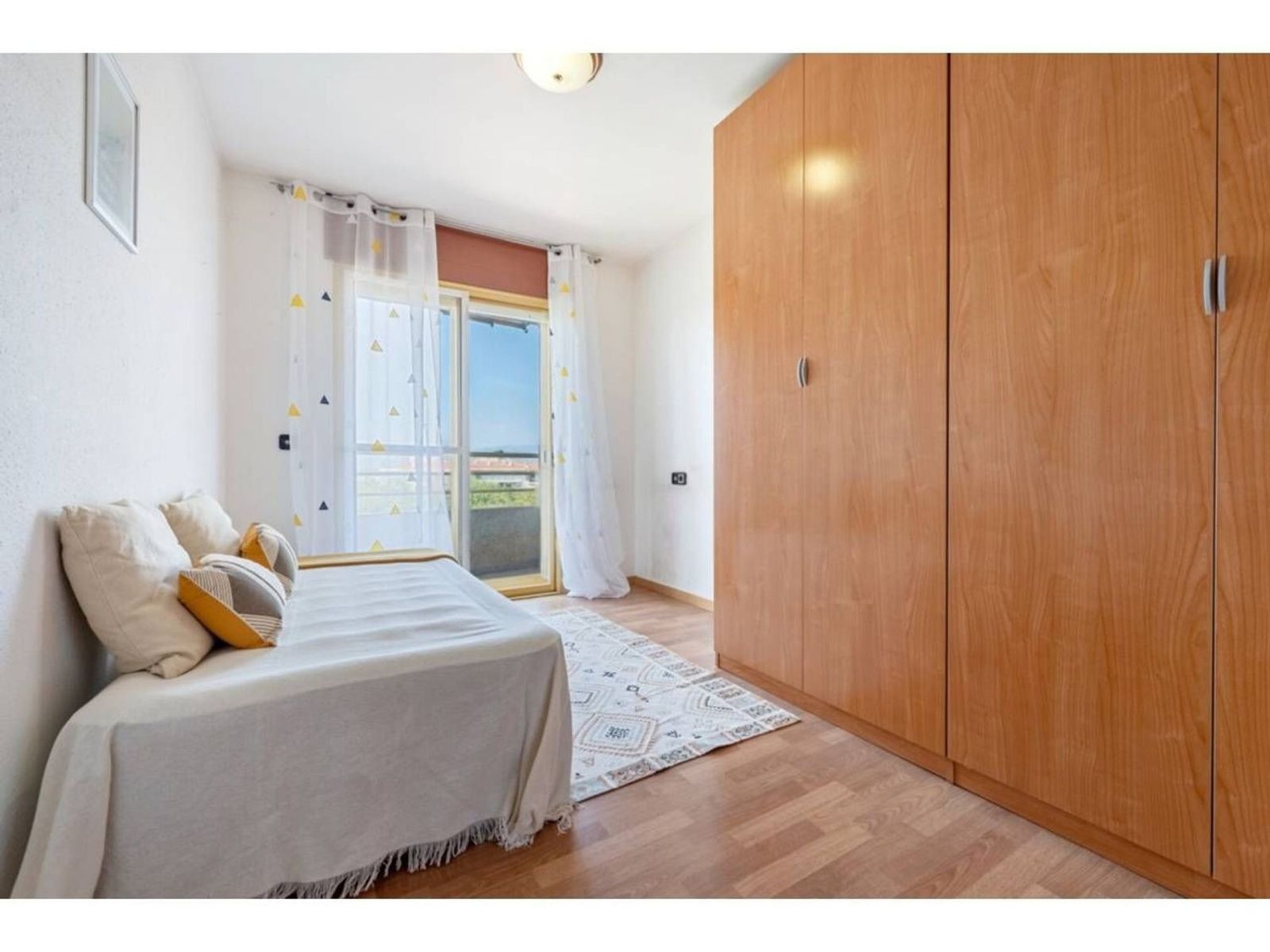Apartamento en España 4 dormitorios, 140 m2 No. 168984