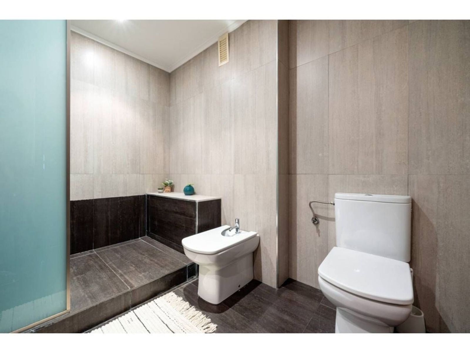Apartamento en España 4 dormitorios, 140 m2 No. 168984