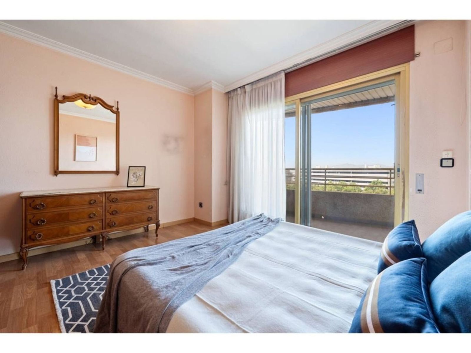 Apartamento en España 4 dormitorios, 140 m2 No. 168984