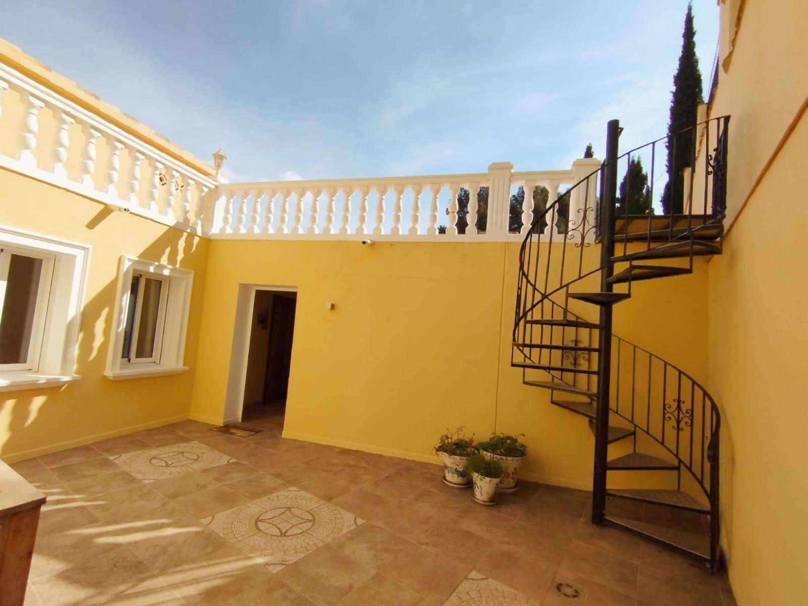 Villa i Maryvilla, Alicante, Spanien 8 sovrum, 476 kvm. Nr. 165178