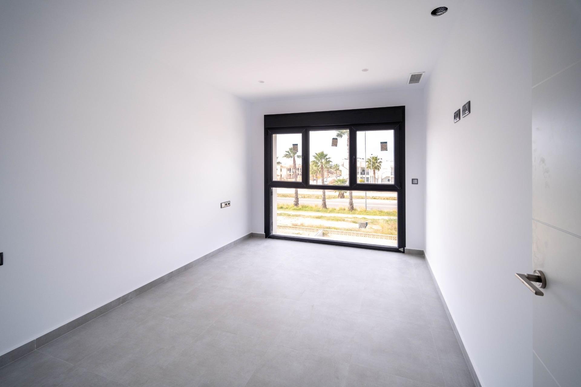 Villa Torrevieja, Alicante, Spānijā 3 istabas, 265 m2 Nr. 165179