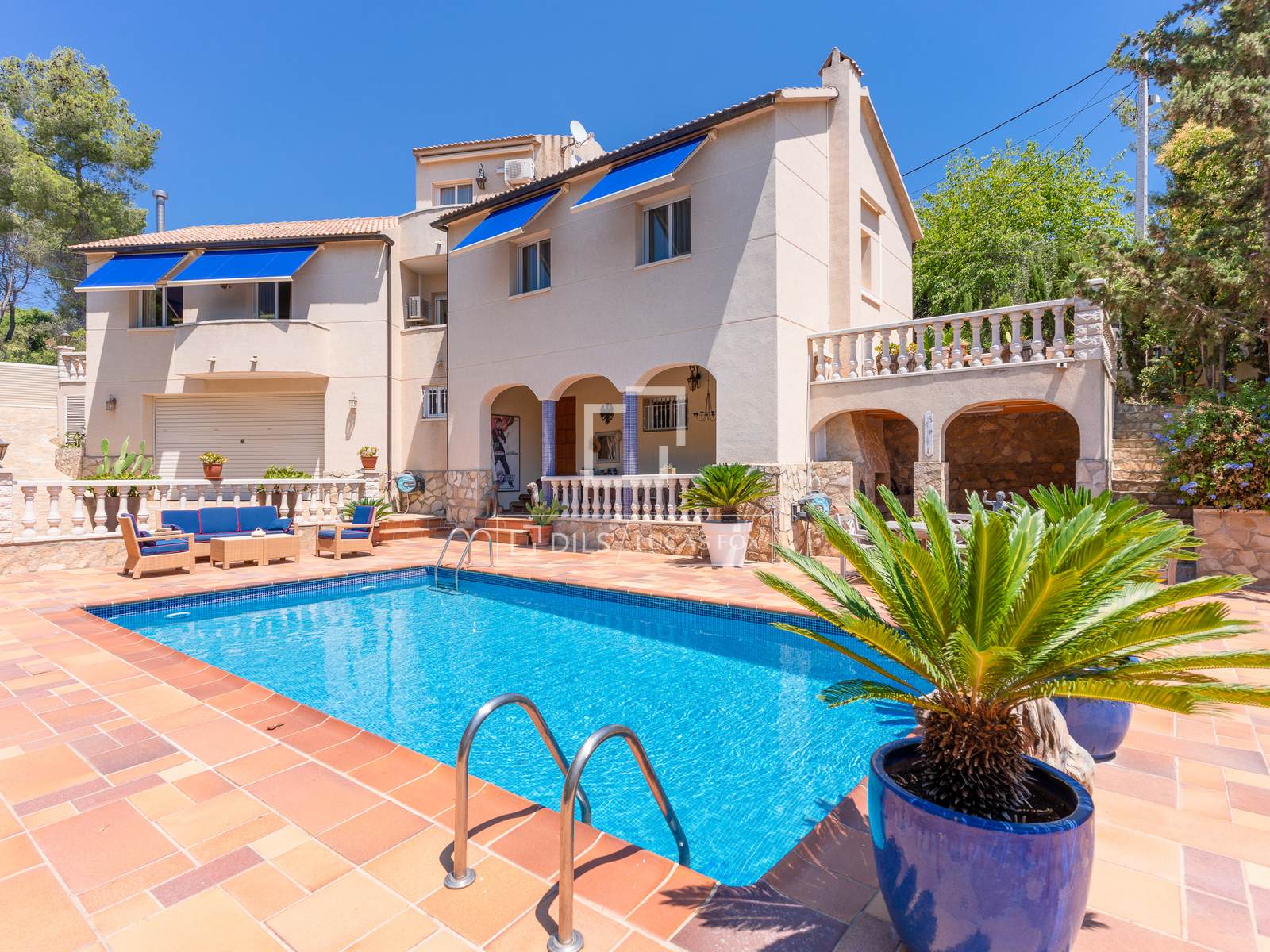 Villa i Sitges, Barcelona, Spanien 5 sovrum, 224 kvm. Nr. 150822