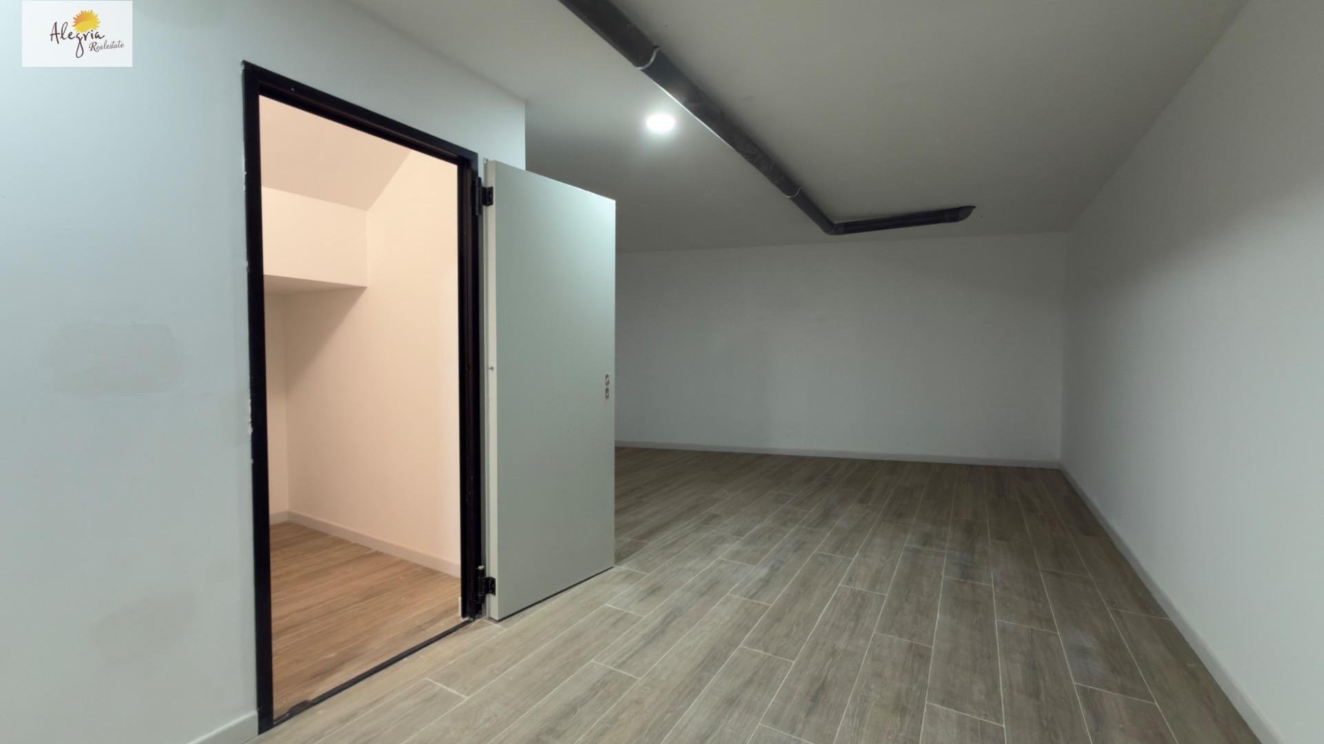 Commercial property à Alicante, Espagne 8 chambres, 403 m2 No. 151049