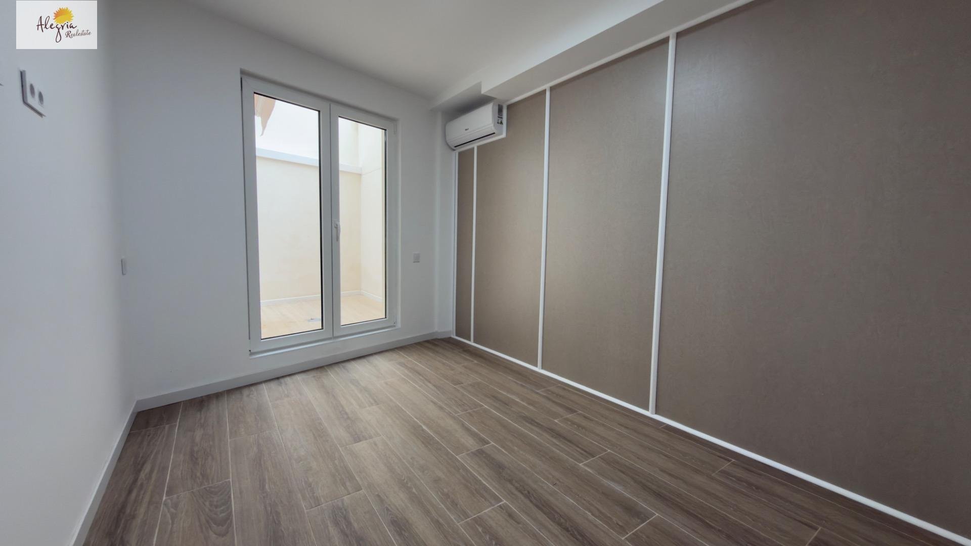 Commercial property à Alicante, Espagne 8 chambres, 403 m2 No. 151049