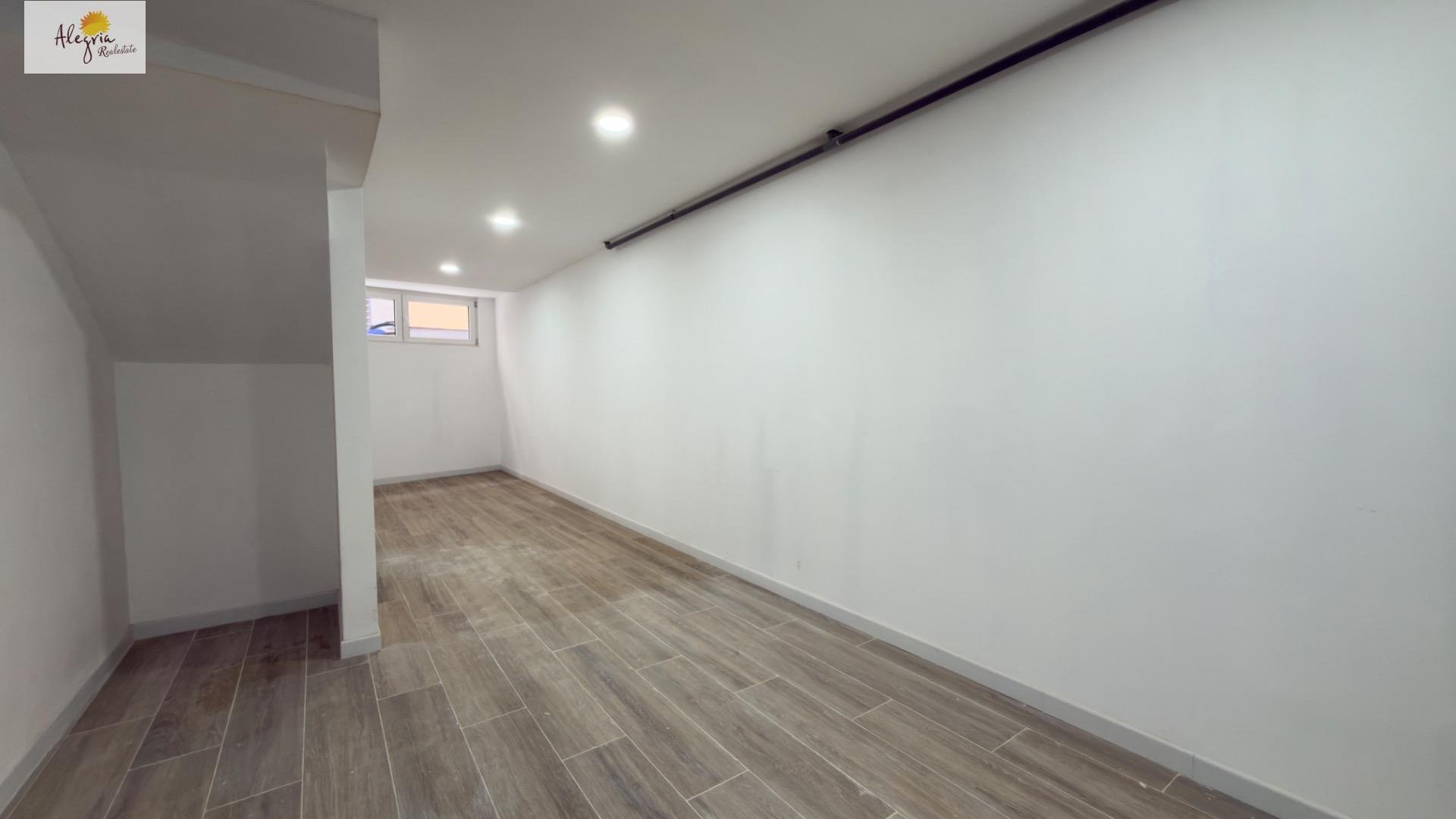 Commercial property à Alicante, Espagne 8 chambres, 403 m2 No. 151049