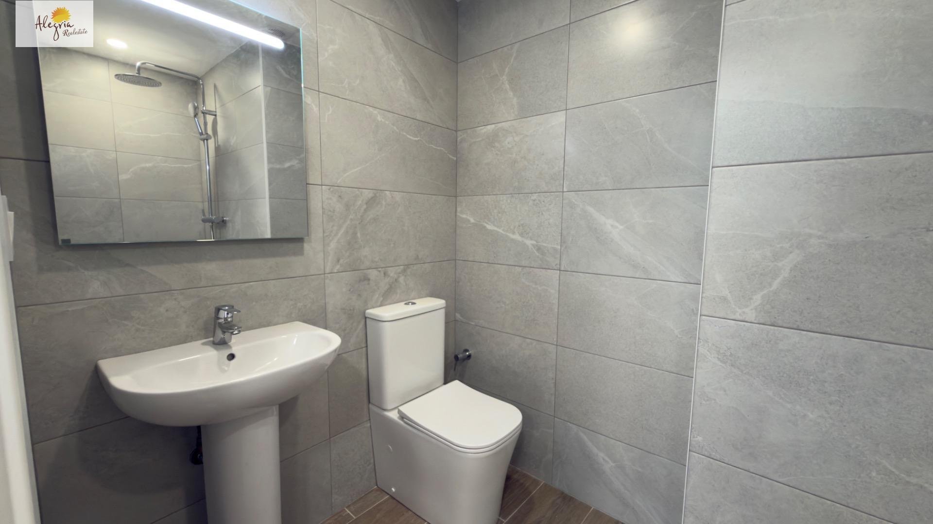 Commercial property à Alicante, Espagne 8 chambres, 403 m2 No. 151049
