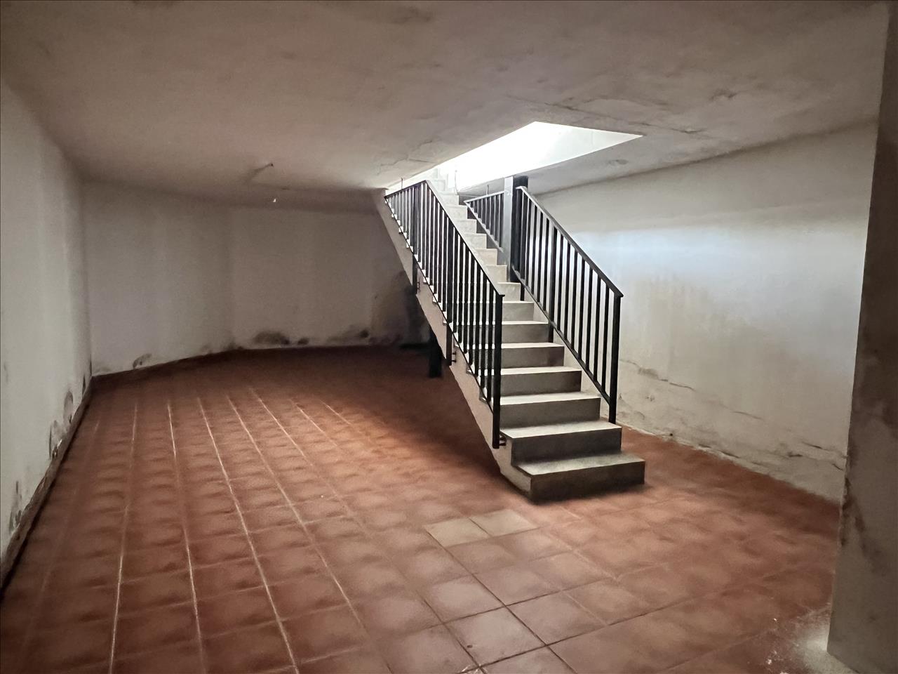 Tienda al por menor en Malgrat de Mar, Barcelona, España 110 m2 No. 191318