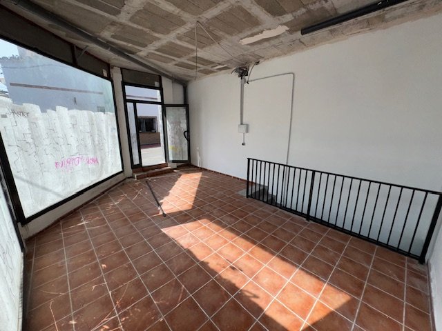 Tienda al por menor en Malgrat de Mar, Barcelona, España 110 m2 No. 191318