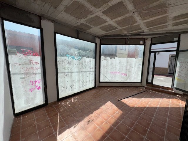 Tienda al por menor en Malgrat de Mar, Barcelona, España 110 m2 No. 191318