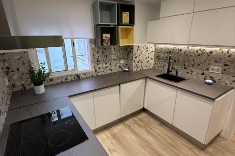 Apartment in Valencia, Spain 4 bedrooms, 102 sq.m. No. 133327