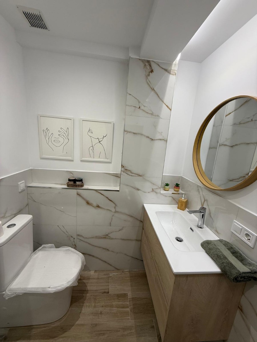 Huoneisto Valencia, Espanja 4 makuuhuonetta, 102 m2 No. 133327