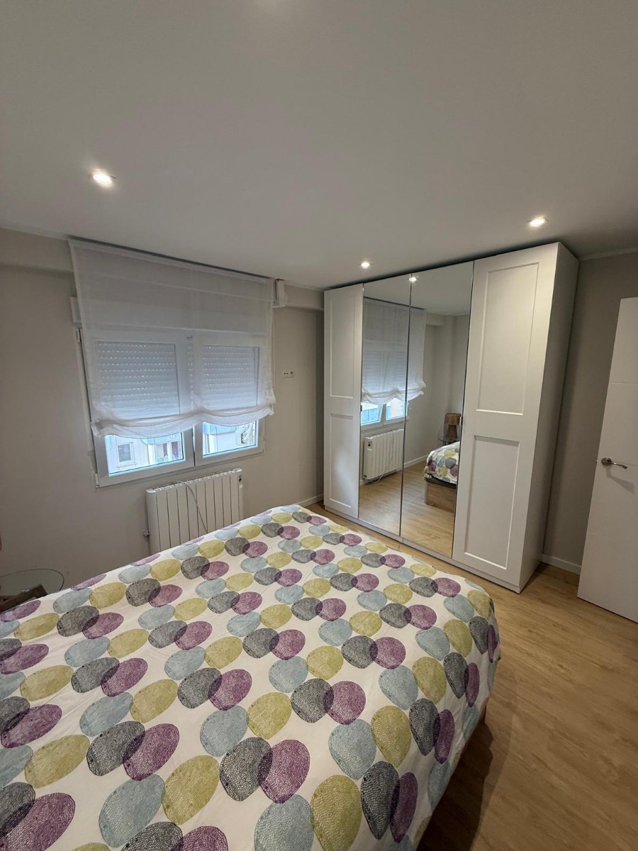 Huoneisto Valencia, Espanja 4 makuuhuonetta, 102 m2 No. 133327