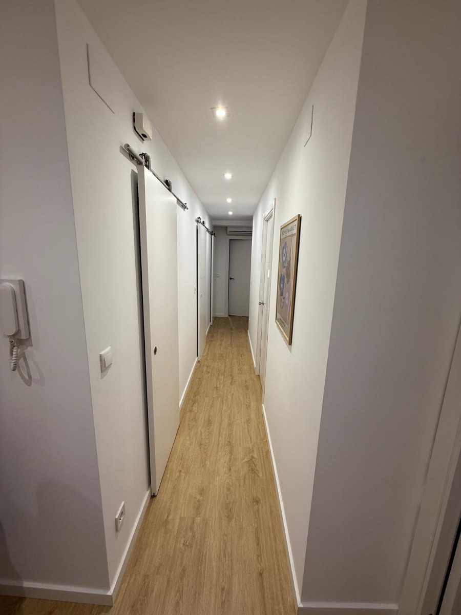 Huoneisto Valencia, Espanja 4 makuuhuonetta, 102 m2 No. 133327