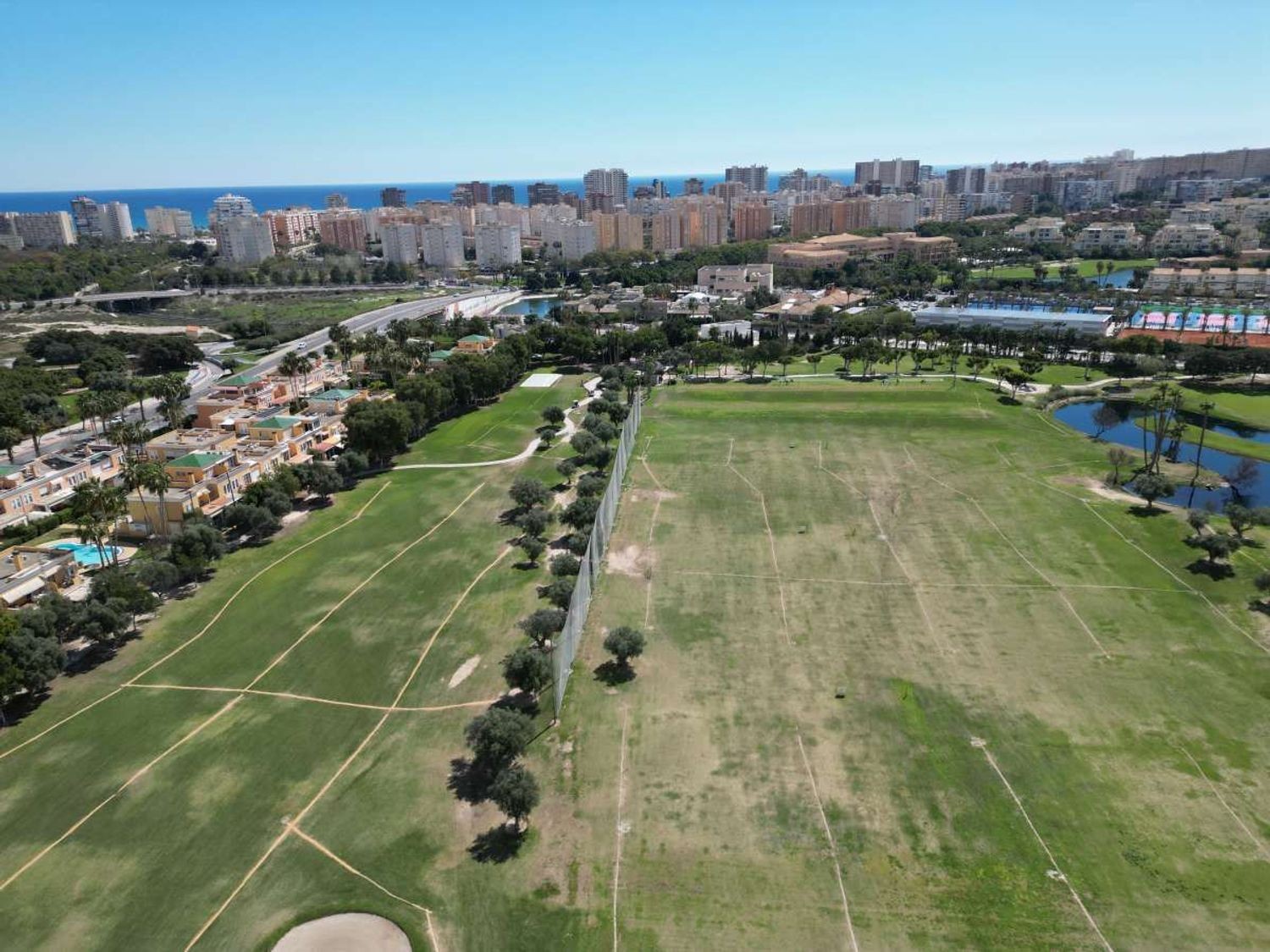 Villa a Alicante, Spagna 4 camere da letto, 275 mq. N° 133332