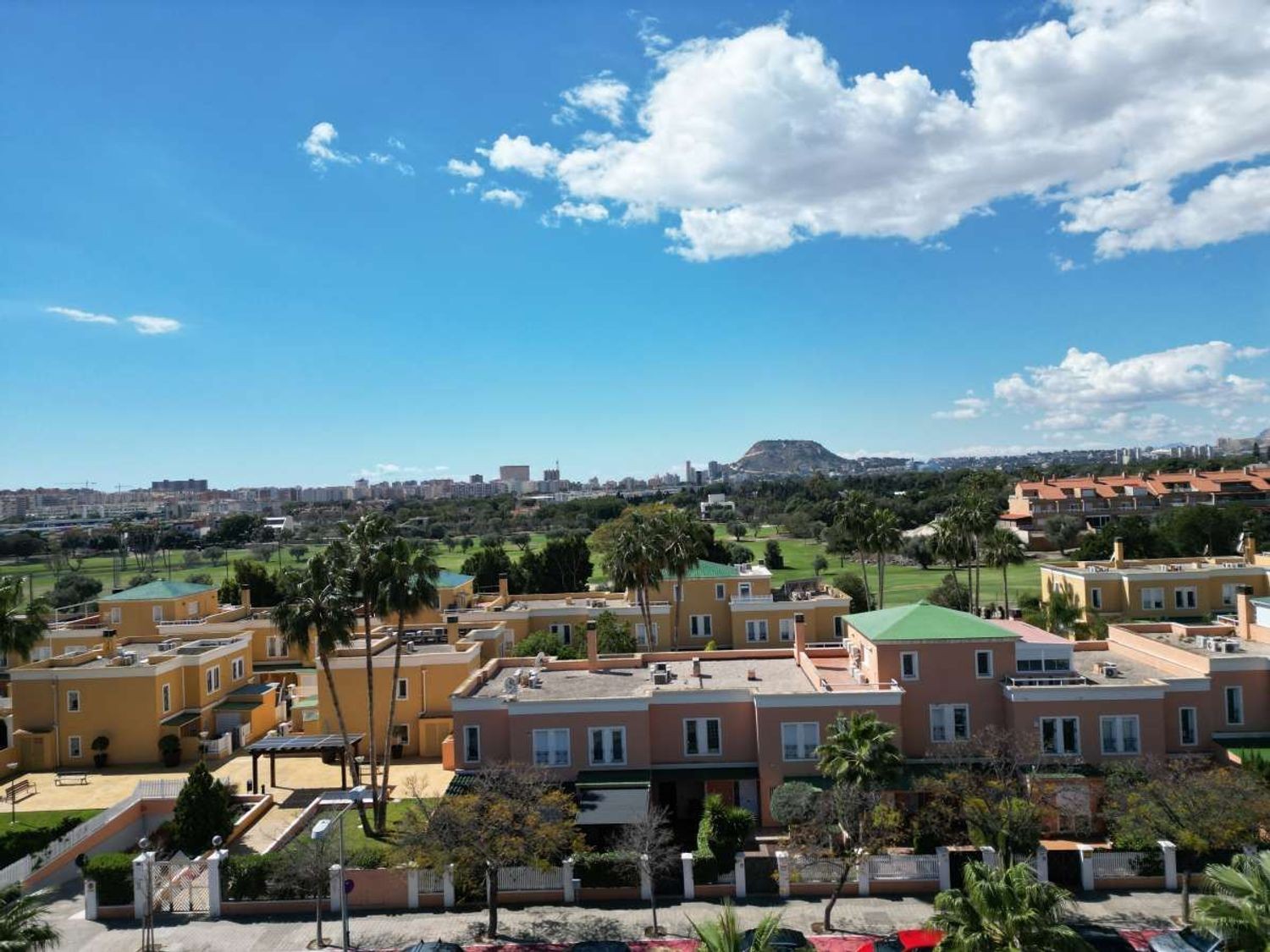 Villa a Alicante, Spagna 4 camere da letto, 275 mq. N° 133332