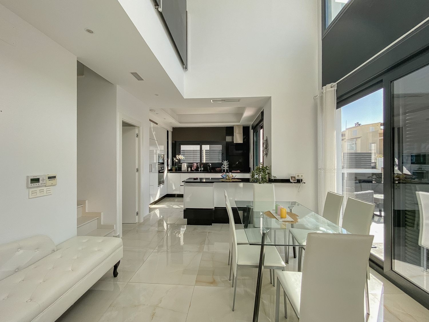 Villa i Torrevieja, Alicante, Spanien 4 sovrum, 219 kvm. Nr. 133333