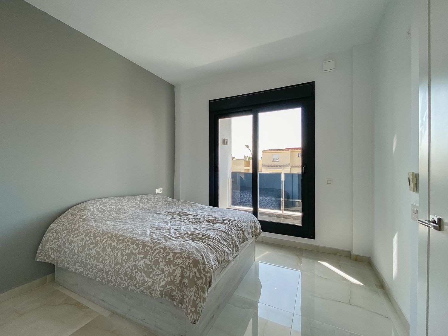 Villa i Torrevieja, Alicante, Spanien 4 sovrum, 219 kvm. Nr. 133333