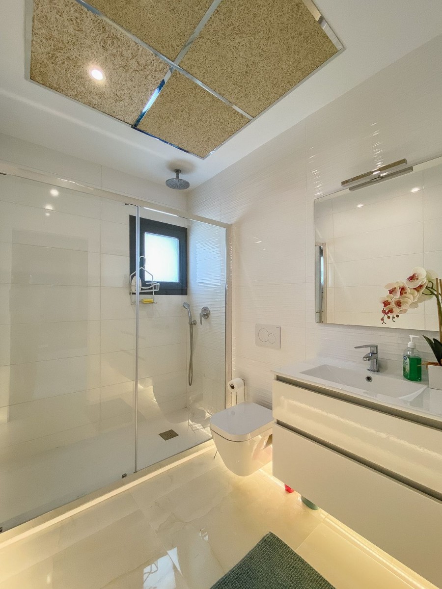 Villa i Torrevieja, Alicante, Spanien 4 sovrum, 219 kvm. Nr. 133333