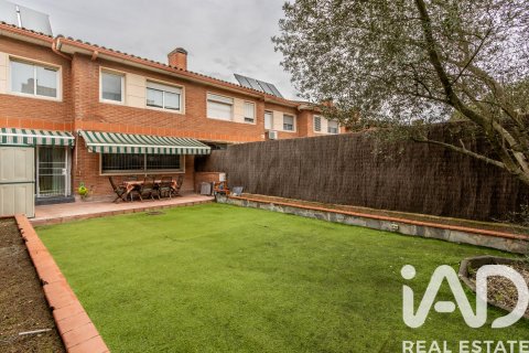 Таунхаус в Ла-Рока-дель-Вальес, Барселона, Испания 4 спальни, 220м2 №152320