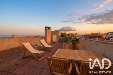 Penthouse in Sant Carles De La Rapita, Tarragona, Spain 2 bedrooms, 75 sq.m. No. 195090