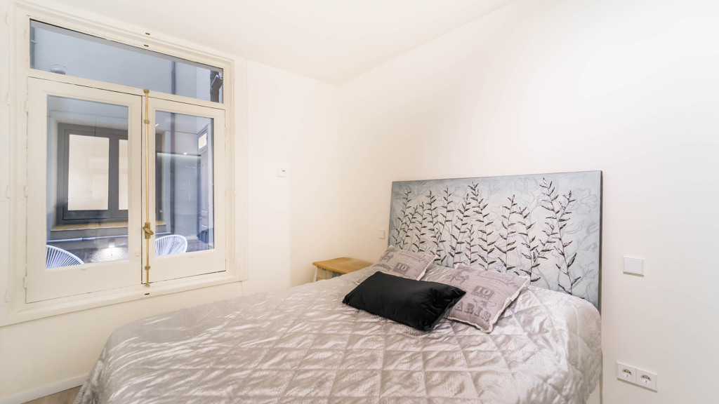 Apartment in Madrid, Spain 2 bedrooms, 130 sq.m. No. 196682