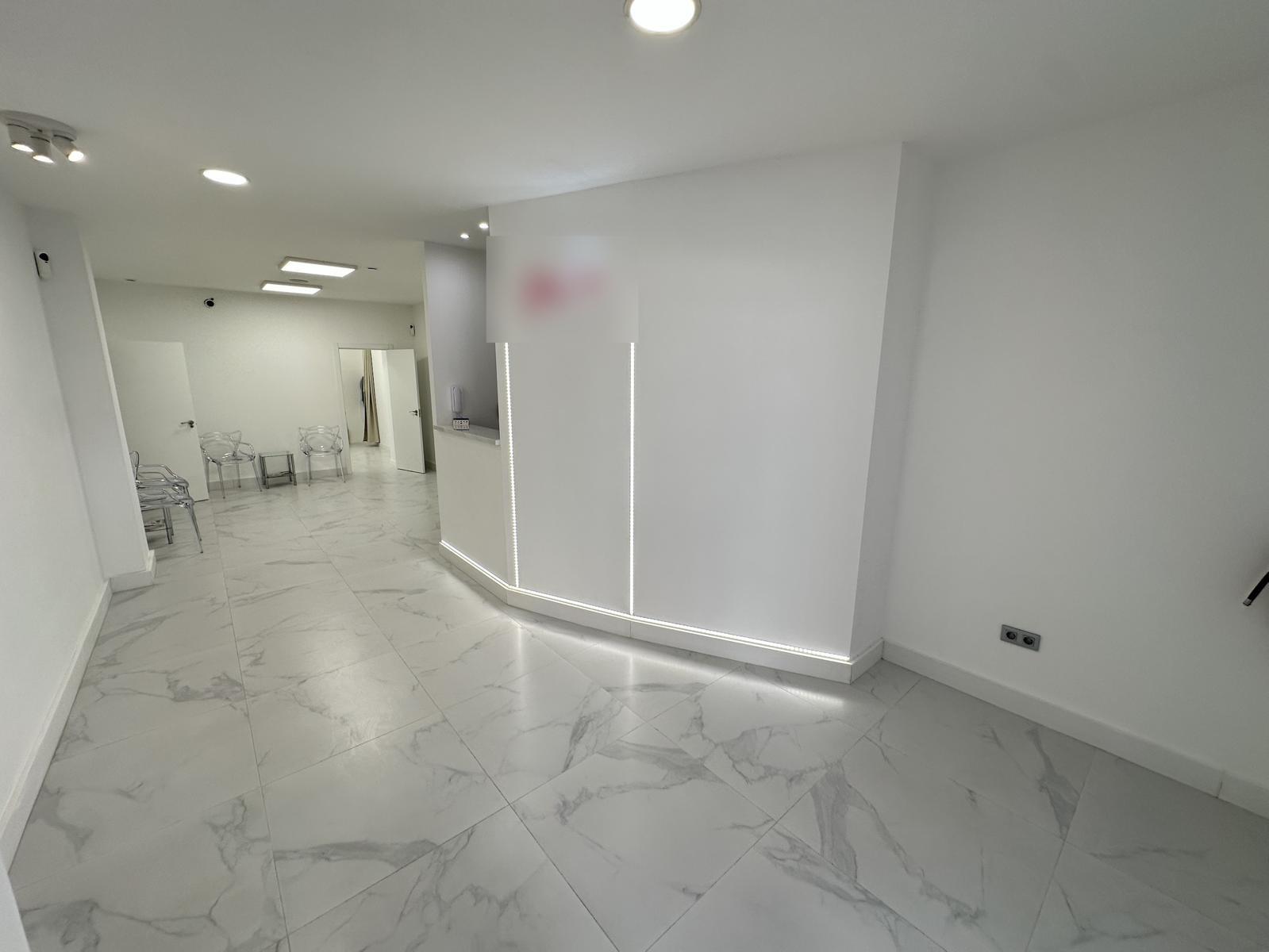 Commercial property in Valencia, Spain 68 sq.m. No. 196681