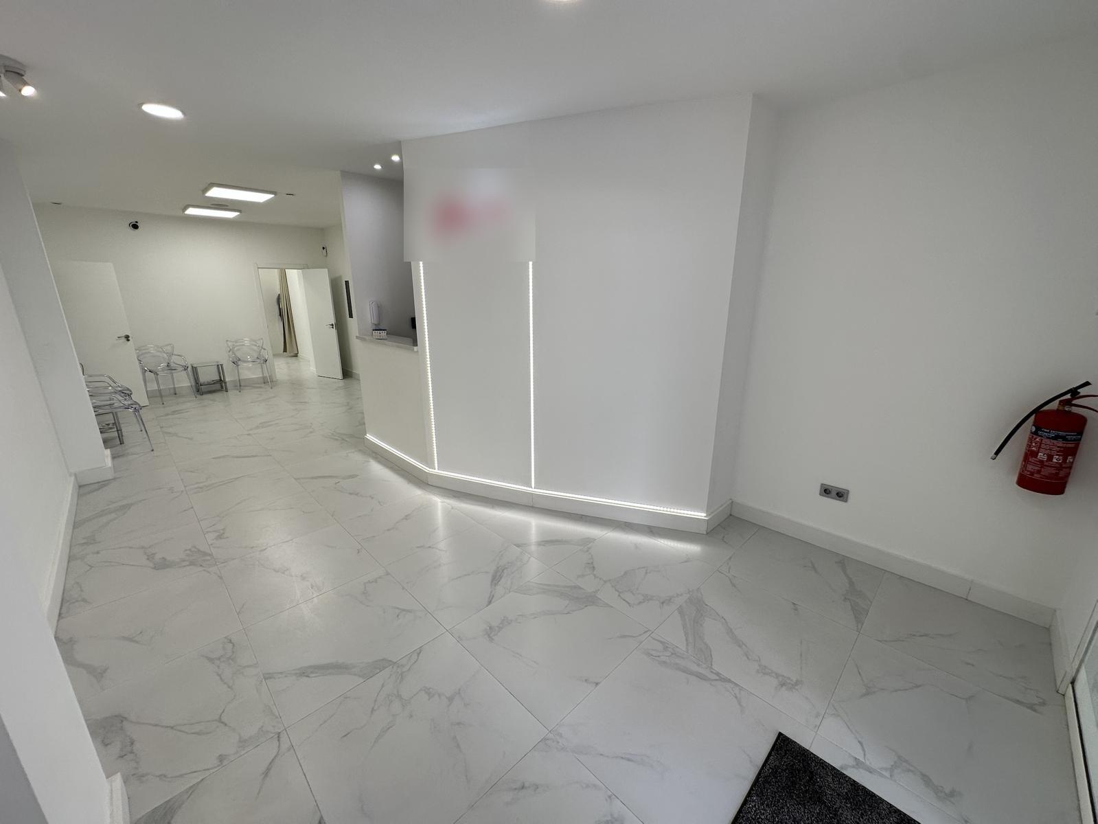 Commercial property in Valencia, Spain 68 sq.m. No. 196681