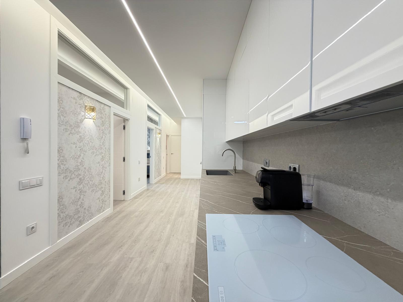 Apartamento en Torrevieja, Alicante, España 2 dormitorios, 123 m2 No. 196680