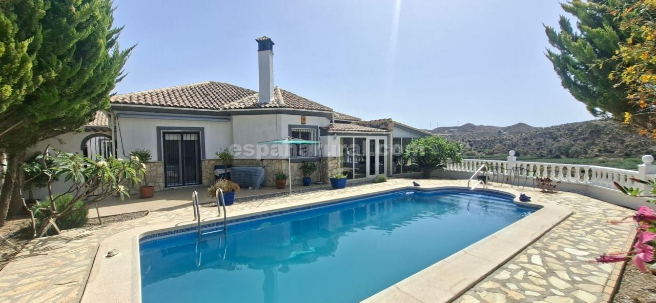 Villa i Arboleas, Almeria, Spanien 3 sovrum, 130 kvm. Nr. 181801