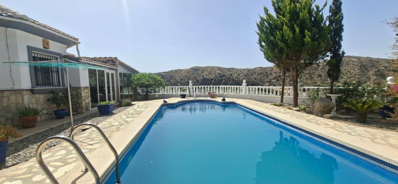 Villa i Arboleas, Almeria, Spanien 3 sovrum, 130 kvm. Nr. 181801