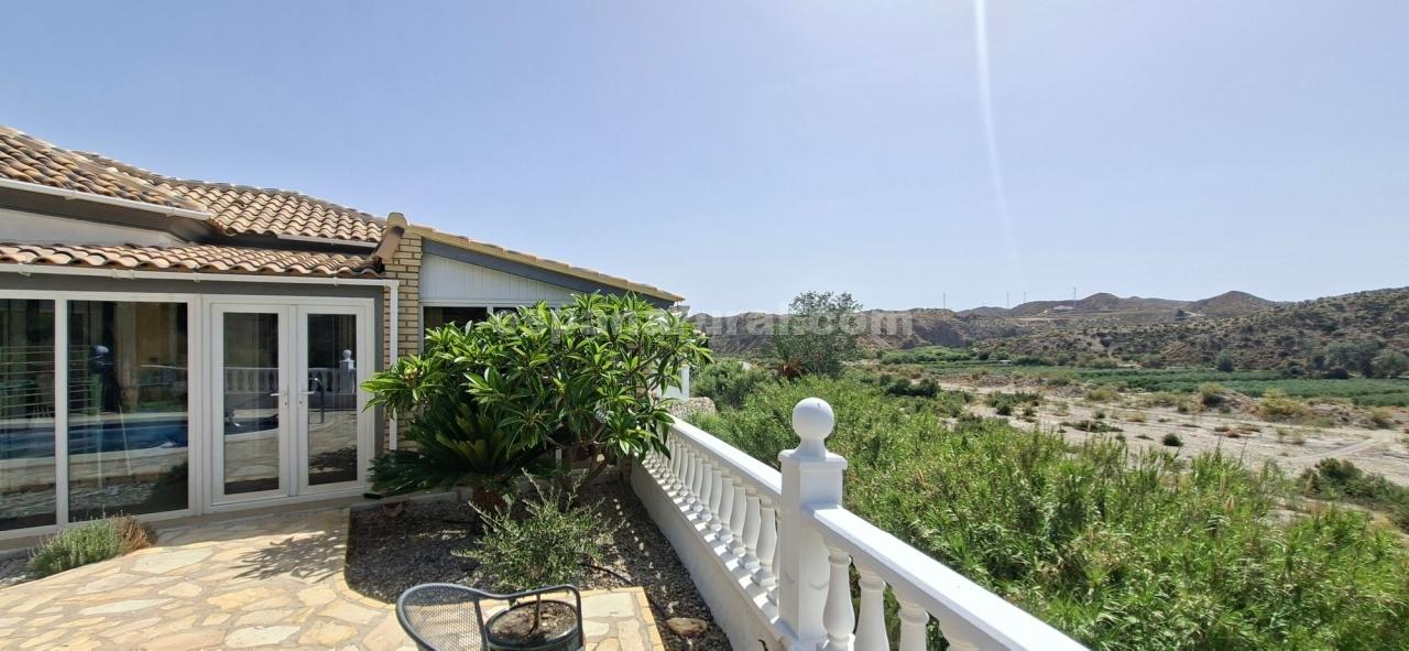 Villa i Arboleas, Almeria, Spanien 3 sovrum, 130 kvm. Nr. 181801