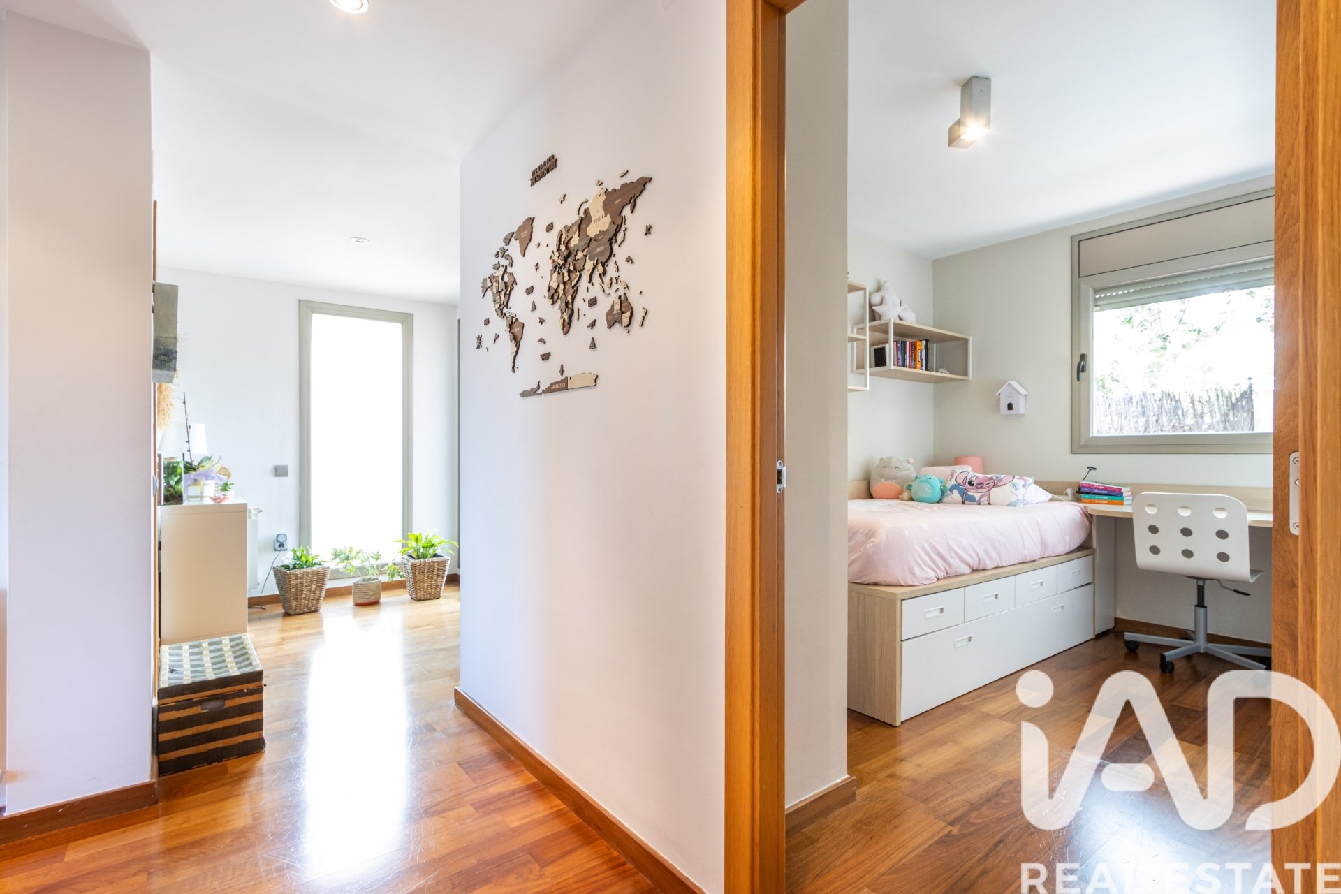 Radhus i Sant Cugat Del Valles, Barcelona, Spanien 4 sovrum, 274 kvm. Nr. 172405